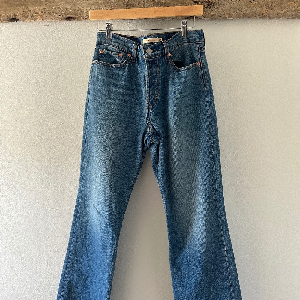 LEVIS WEDGIE BOOTCUT SIZE 29